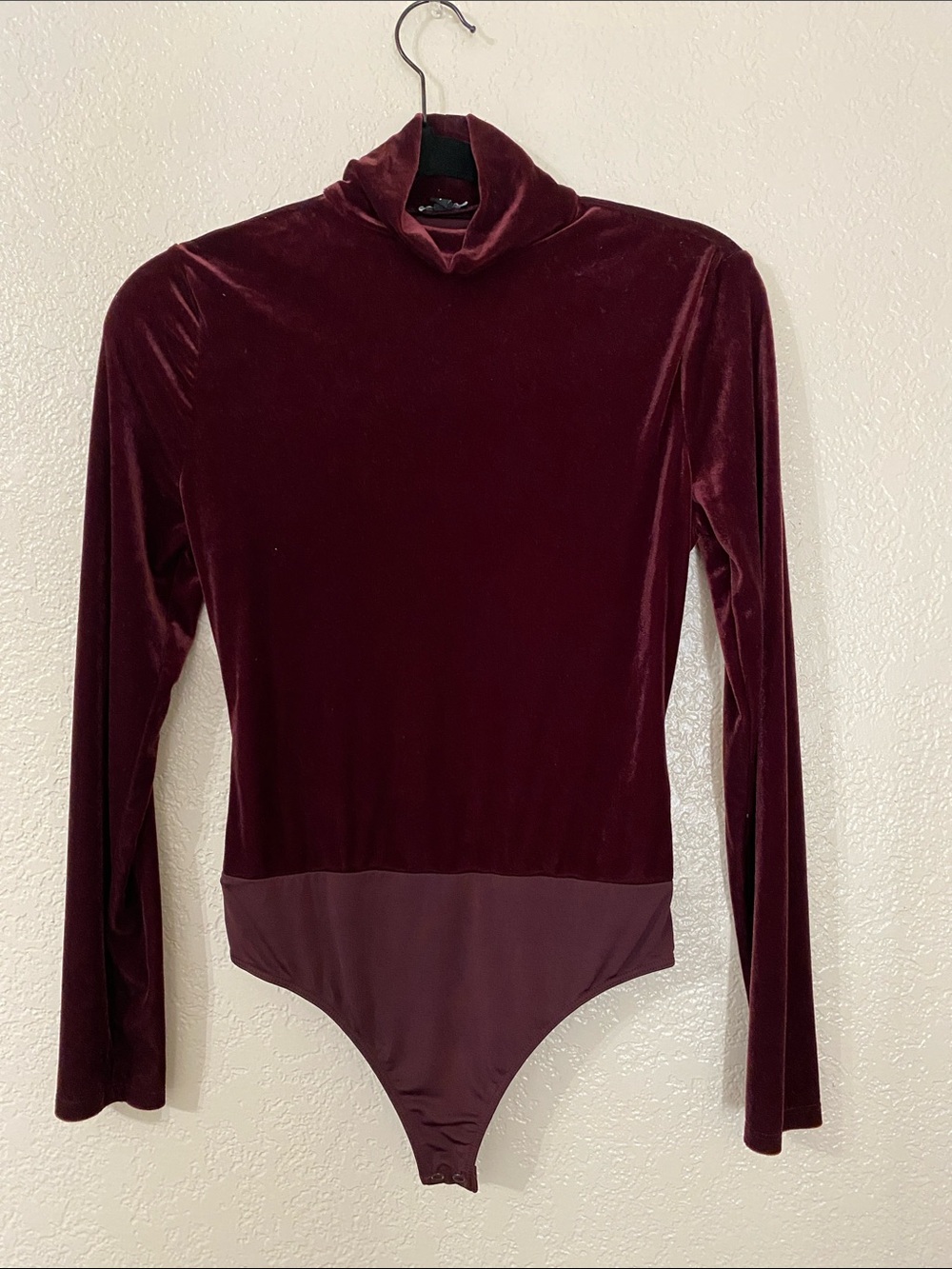 Express Velvet Long Sleeve Bodysuit - Wine